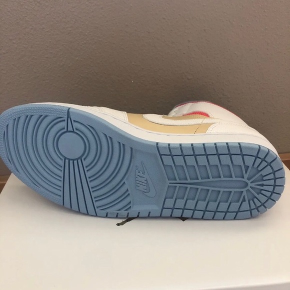 Womens Air Jordan 1 Mid SE Sesame - Picture 5 of 6